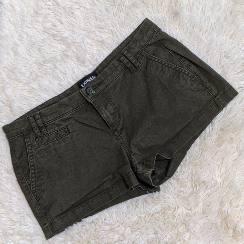 Express twill shorts